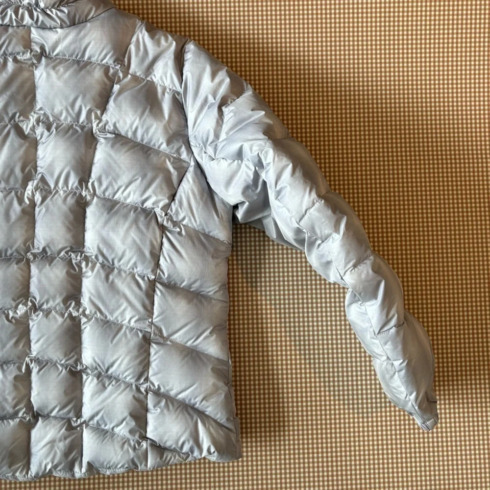 Eddie Bauer 650 Down filling marshmallow puffer jacket.Gray/white.Size XL.Fits L